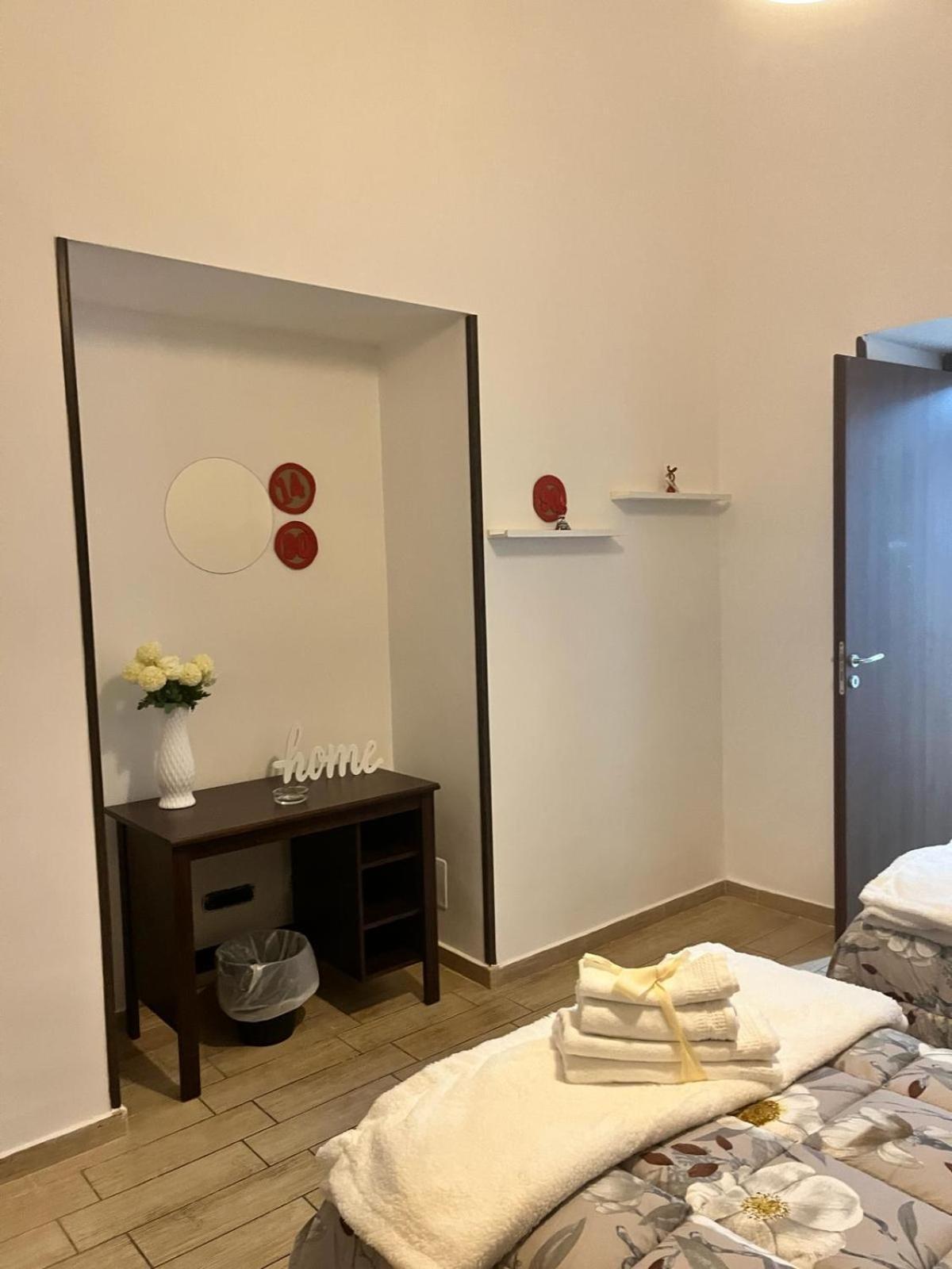 La Casa Della Bella M'Briana Apartment Napoli Bagian luar foto