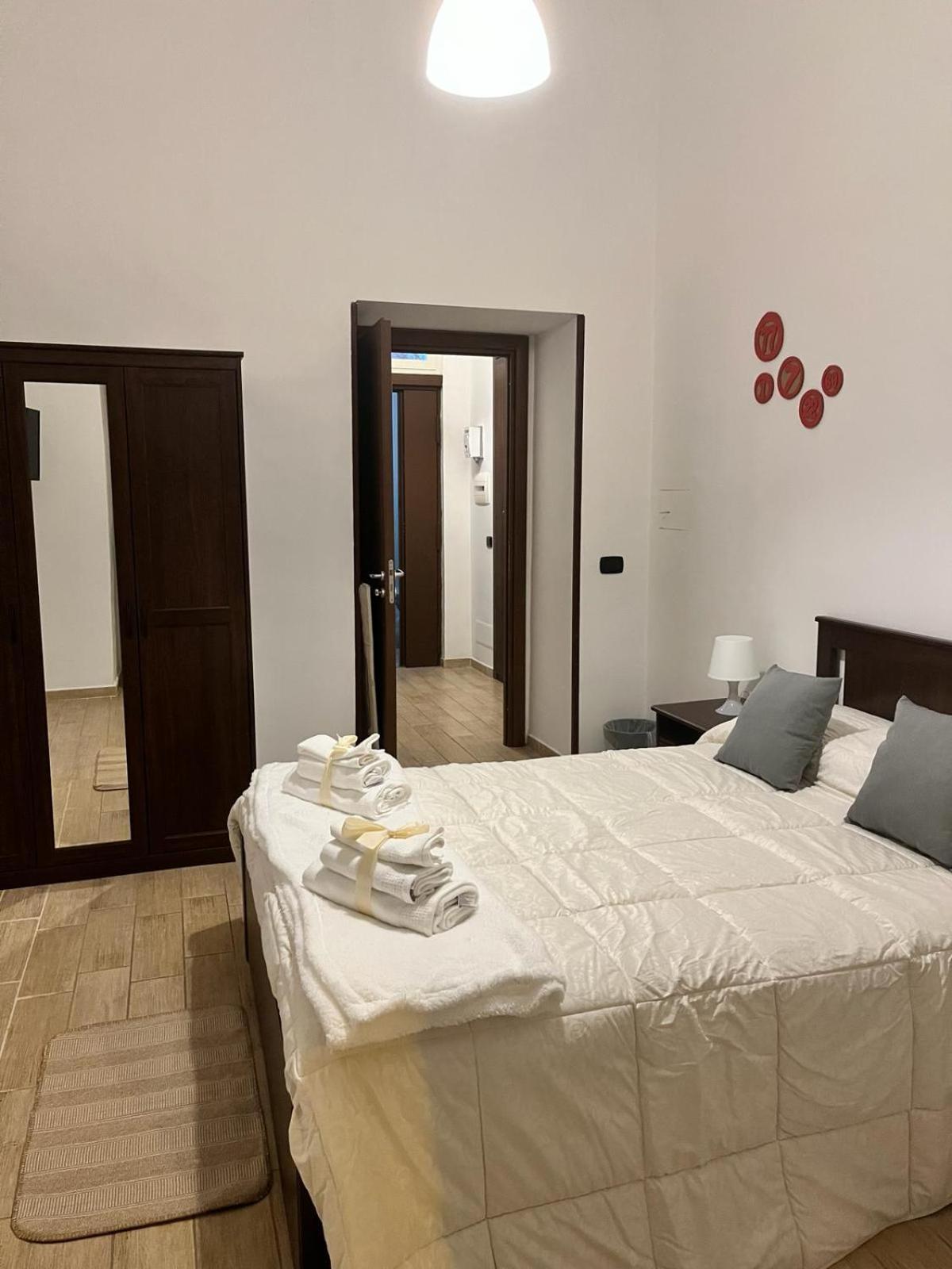 La Casa Della Bella M'Briana Apartment Napoli Bagian luar foto
